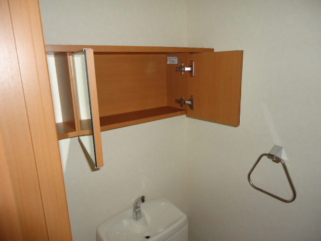コンフォール三宅　　　刈谷市近郊の賃貸はクラスホーム刈谷店の収納|トイレ収納開（イメージ）