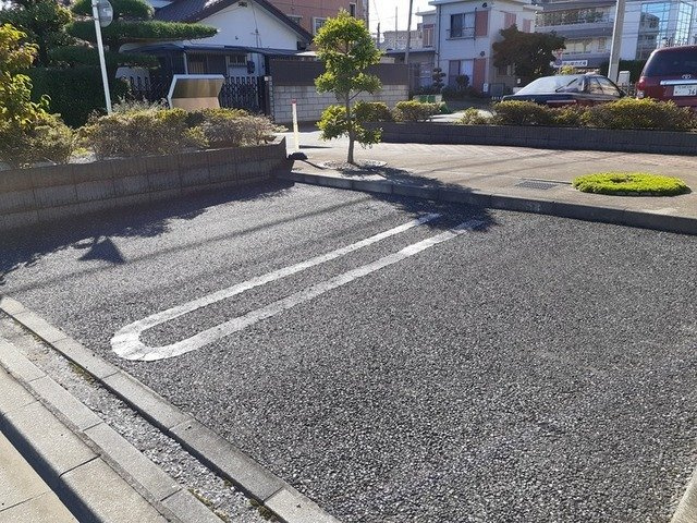 ソレイユ新狭山の駐車場|駐車場があるので、車を買う予定の方も安心です