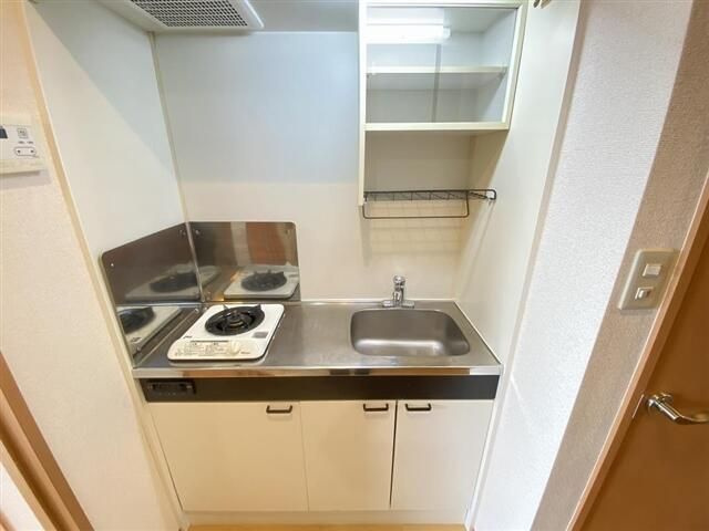 横浜市保土ケ谷区峰岡町３丁目のアパートのキッチン