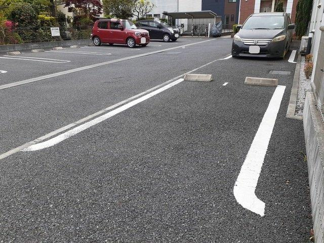 ラフィーネの駐車場|駐車場があります