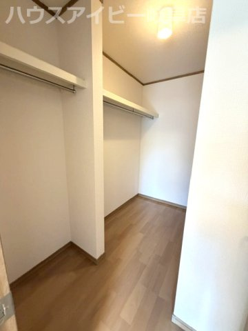 岐阜市粟野東！築8年再生住宅！ゆとりの広さの5LDK！お車並列3台可能！IHクッキングヒーター搭載！の収納|岐阜市粟野東！築8年再生住宅！ゆとりの広さの5LDK！お車ラクラク並列3台可能！IHクッキングヒーター搭載！
