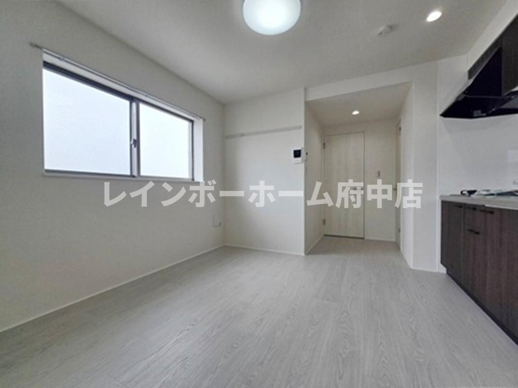 b’CASA調布SOUTH COURT 2ndの居間・リビング