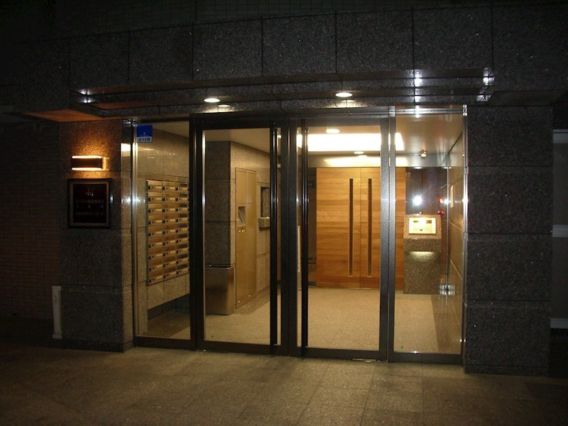 ルーブル新宿西落合六番館のエントランス