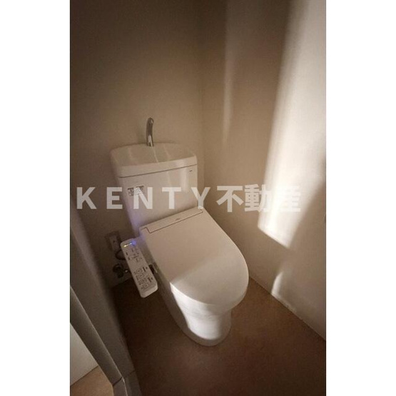 【トイレ】 | エンゼルハイム大森本町 | 落ち着いた色調のトイレです