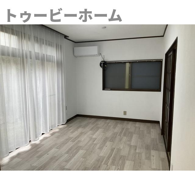 所沢市山口戸建の居間・リビング|ゆったりとした居間です