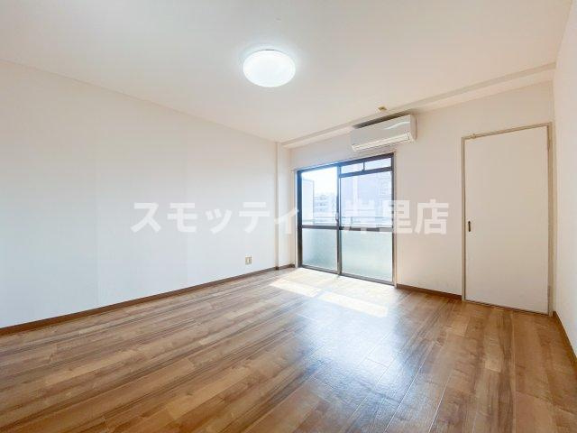 コスモレジデンス住之江の居間・リビング