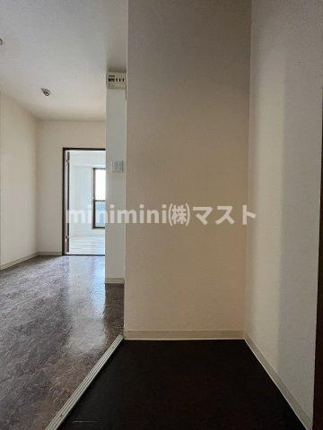 ルミエール西長堀の玄関