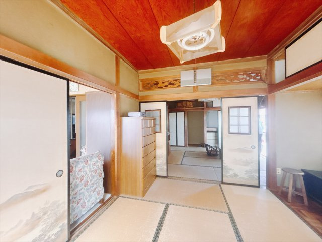 【中古戸建】高崎市島野町の和室|■和室｜和室でしか味わえない畳ならではの香りや素材で和のやすらぎを感じてください♪休日はお子様とお昼寝するのにも最適です！