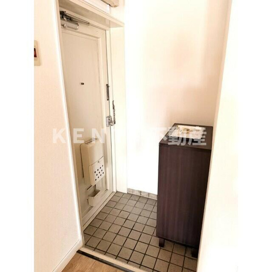 【玄関】 | エンゼルハイム大森本町 | シンプルで使いやすい玄関です