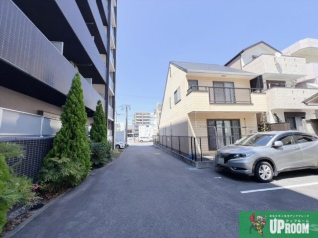 ルシェル大曽根の駐車場