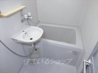 セフィラかわさきの浴室|退去時（改装前）の内観です