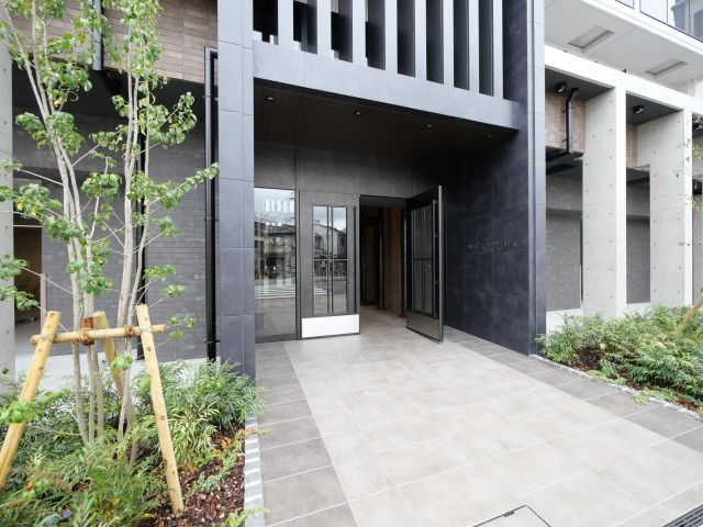 大阪市淀川区西三国４丁目の賃貸マンションのエントランス