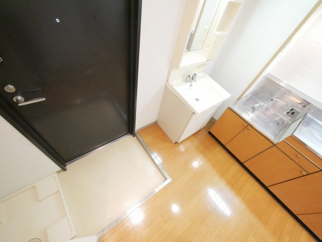フクダ不動産新大宮マンションの玄関|シンプルで使いやすい玄関です