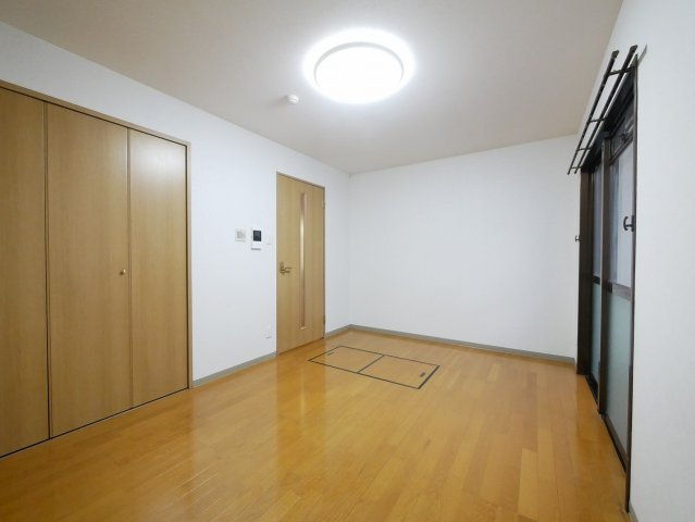 フクダ不動産新大宮マンションの居間・リビング|ゆったりとした居間です