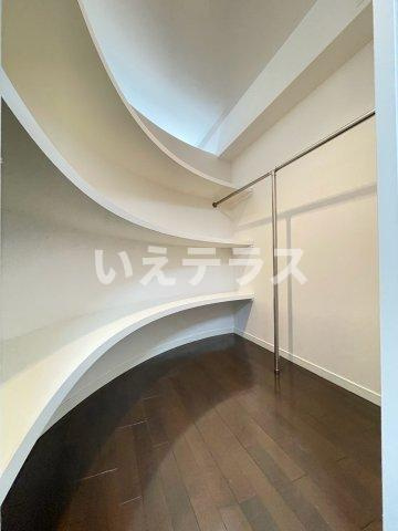 ドルフブランシュ・ブルーの収納|小物を収納するのに便利です