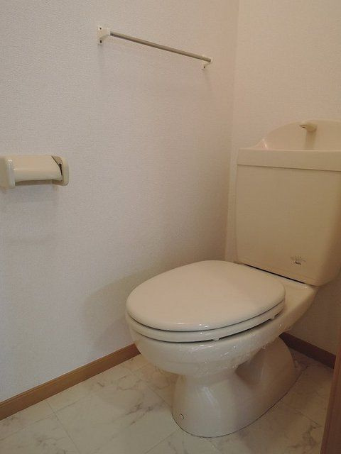 八王子市北野町のアパートのトイレ