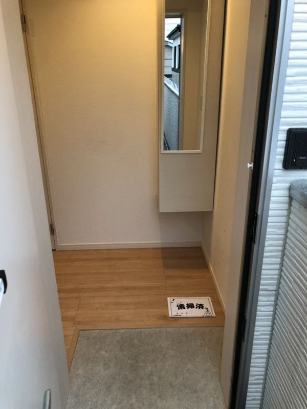 ウイングコート北越谷 の玄関
