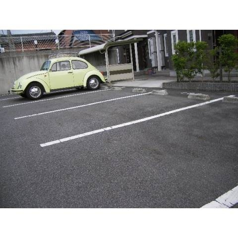 ＴＨＥ　フェニックスの駐車場