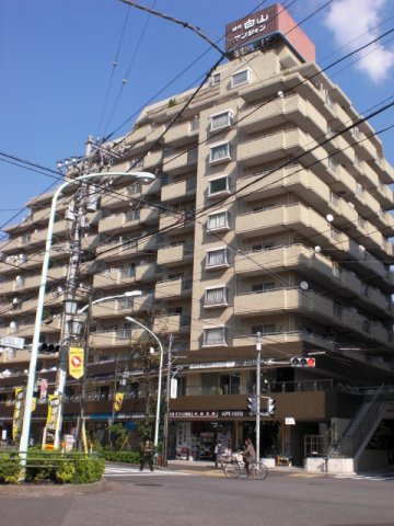朝日白山マンション駐車場の外観