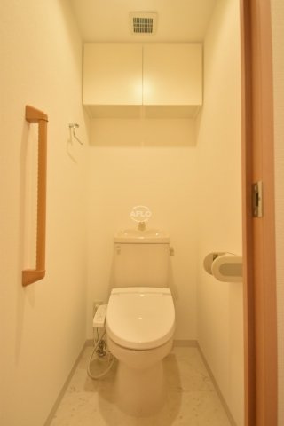 ロイヤルパークスなんば　塩草立葉小学校区のトイレ|ロイヤルパークスなんば　　温水洗浄便座