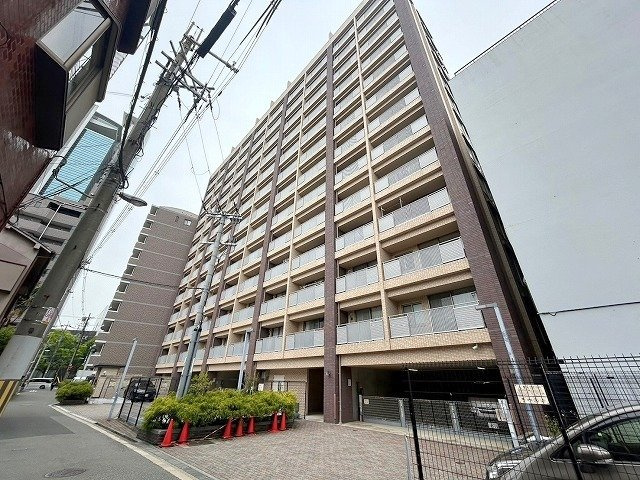 アーバンフラッツ西中島の外観