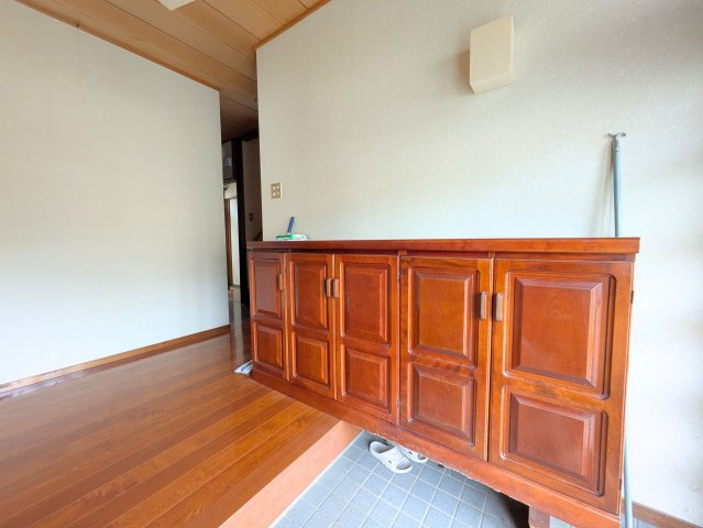 祝谷5丁目戸建ての玄関|明るい玄関です