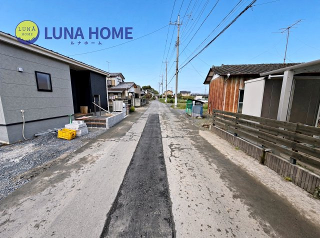 小美玉市羽刈第5　新築戸建　1号棟　平屋の前面道路含む現地写真|住宅ローンについてご不安な方もお任せください♪経験豊富なスタッフが丁寧にサポートいたします！