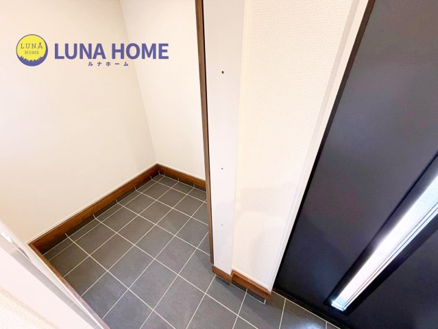 小美玉市羽刈第5　新築戸建　1号棟　平屋の玄関|「今の家賃と変わらないくらい」の住宅ローンもシミュレーションします♪お気軽にご相談ください！