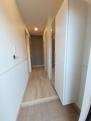 グレイシャス髙尾Ⅲの玄関