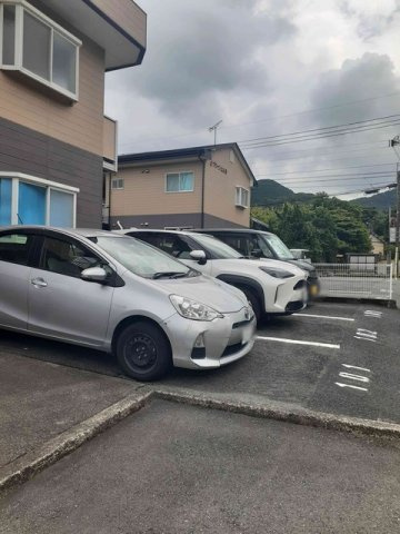 グリーンヒルの駐車場
