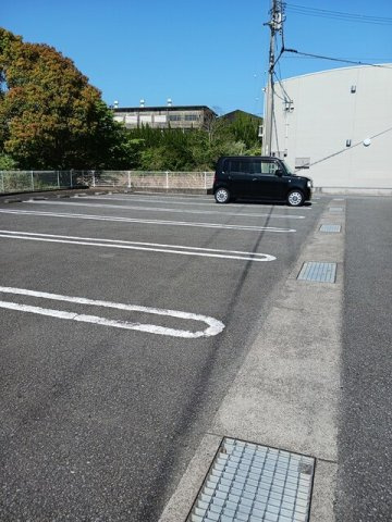 メゾンオーシャンＢの駐車場|駐車スペースもあります