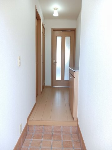 メゾンオーシャンＢの玄関|シンプルで使いやすい玄関です