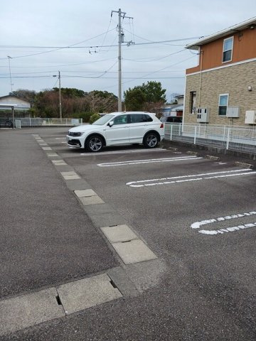 アネッサ　Ｂの駐車場|カースペースがあります