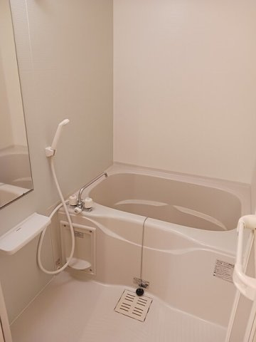 カーサ　アルベロディピノＢの浴室|きれいなお風呂です