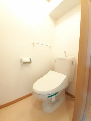 ヴィヴァーチェ　春日野　Ａのトイレ|ゆったりとした空間のトイレです