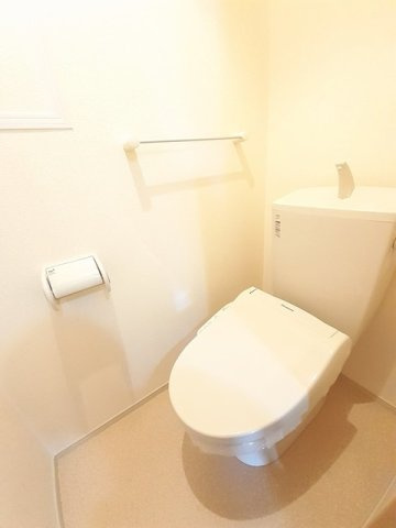 ネオ　キャッスルⅡのトイレ|ゆったりとした空間のトイレです