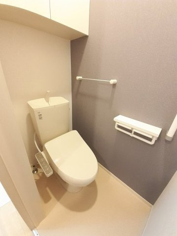 ラグジュアリー　Ⅱのトイレ|落ち着いた色調のトイレです