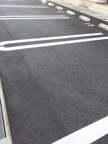 ＪａｄｅＨｏｕｓｅ庄町　Ｂの駐車場|駐車場があるので、車を買う予定の方も安心です
