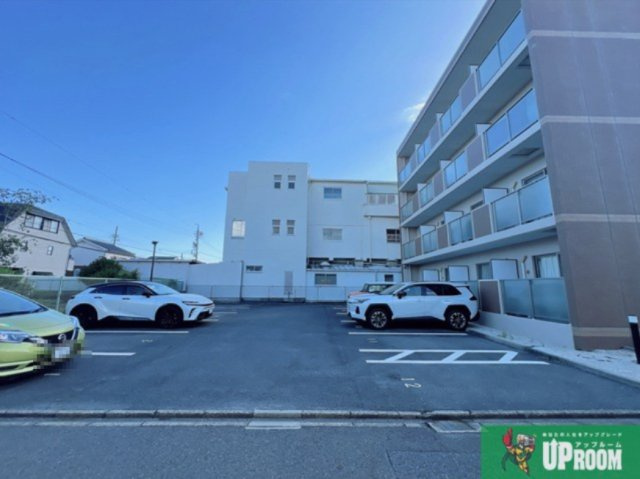 SMILE CITY M(スマイルシティエム)の駐車場