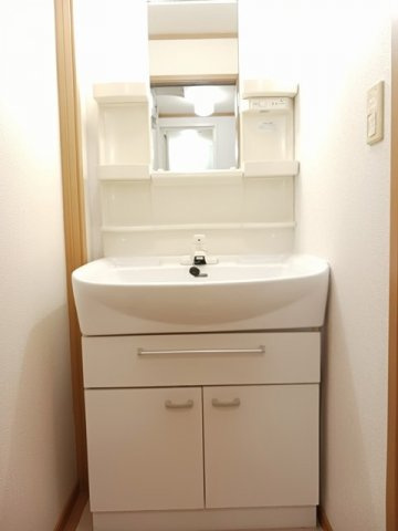 アンジェリカ　Ｂの洗面所|忙しい朝には欠かせない洗面所です
