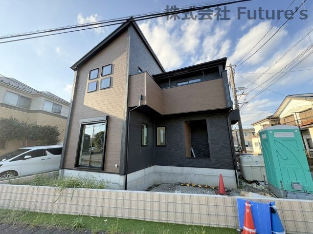 八潮市上馬場　新築戸建の外観|角地に位置する開放的な立地です