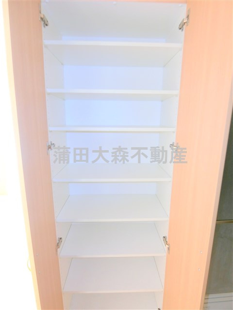 ルーブル蒲田南弐番館の収納|洗面所の棚収納