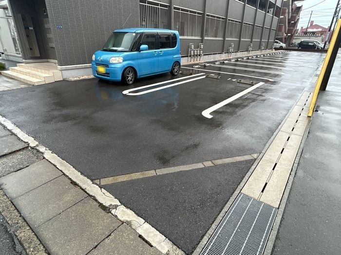 アミティエの駐車場