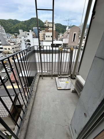 【バルコニー】イーストヴィレッジ三宮