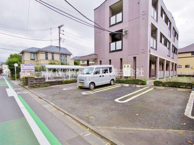 小平市上水本町６丁目の賃貸マンションの駐車場