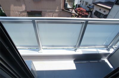 市川市東菅野３丁目のアパートのバルコニー