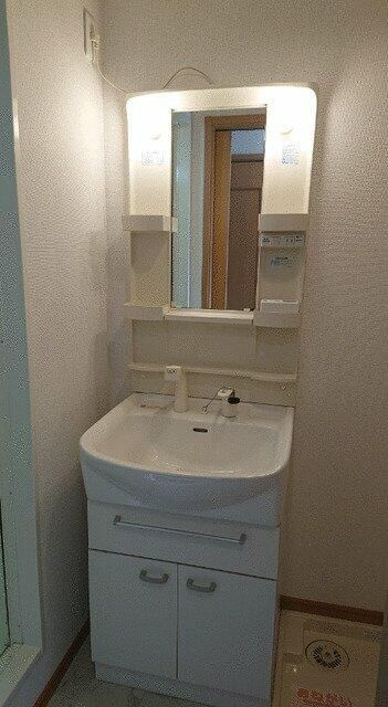 ソレアードＣ館の洗面所