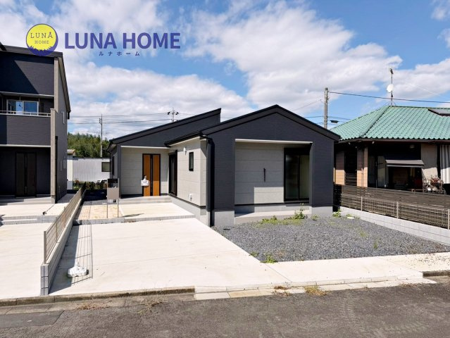 小美玉市希望ケ丘1期　新築戸建　3号棟の駐車場|■住宅ローンもルナホームにお任せ■・転職したばかりの方・お借入れがある方・他社でローンが通らなかった方、ぜひ一度ご相談ください♪