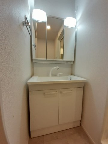 グレイシャス髙尾Ⅲの洗面所