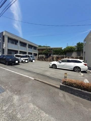 エレガンテ・フィオーレ　Ａの駐車場